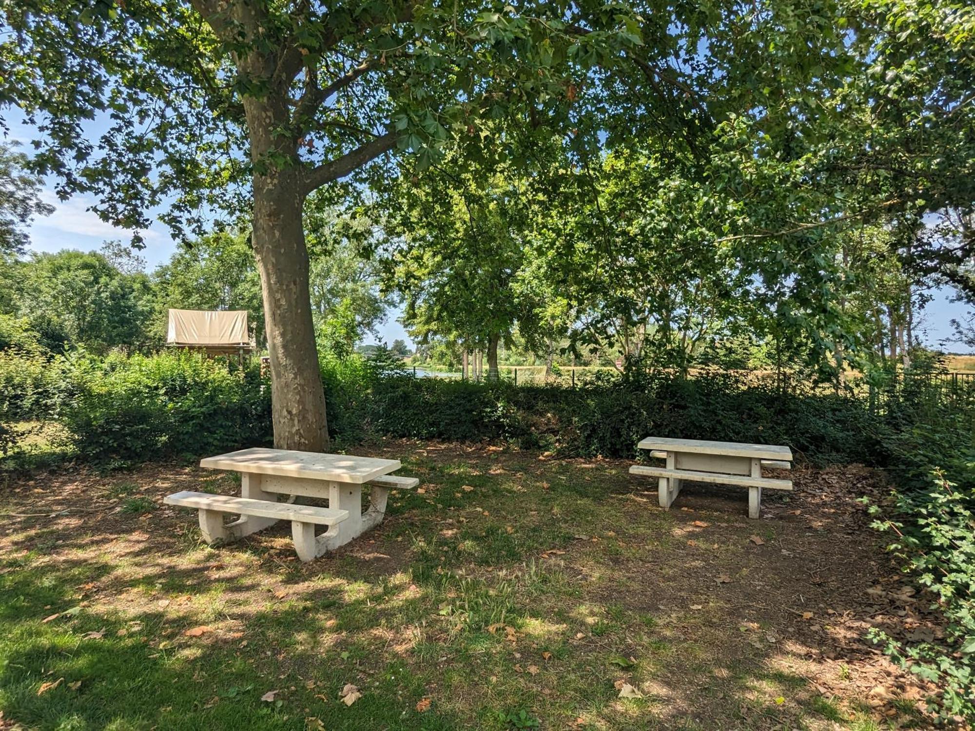 Camping Onlycamp La Confluence Savonnières Exteriör bild