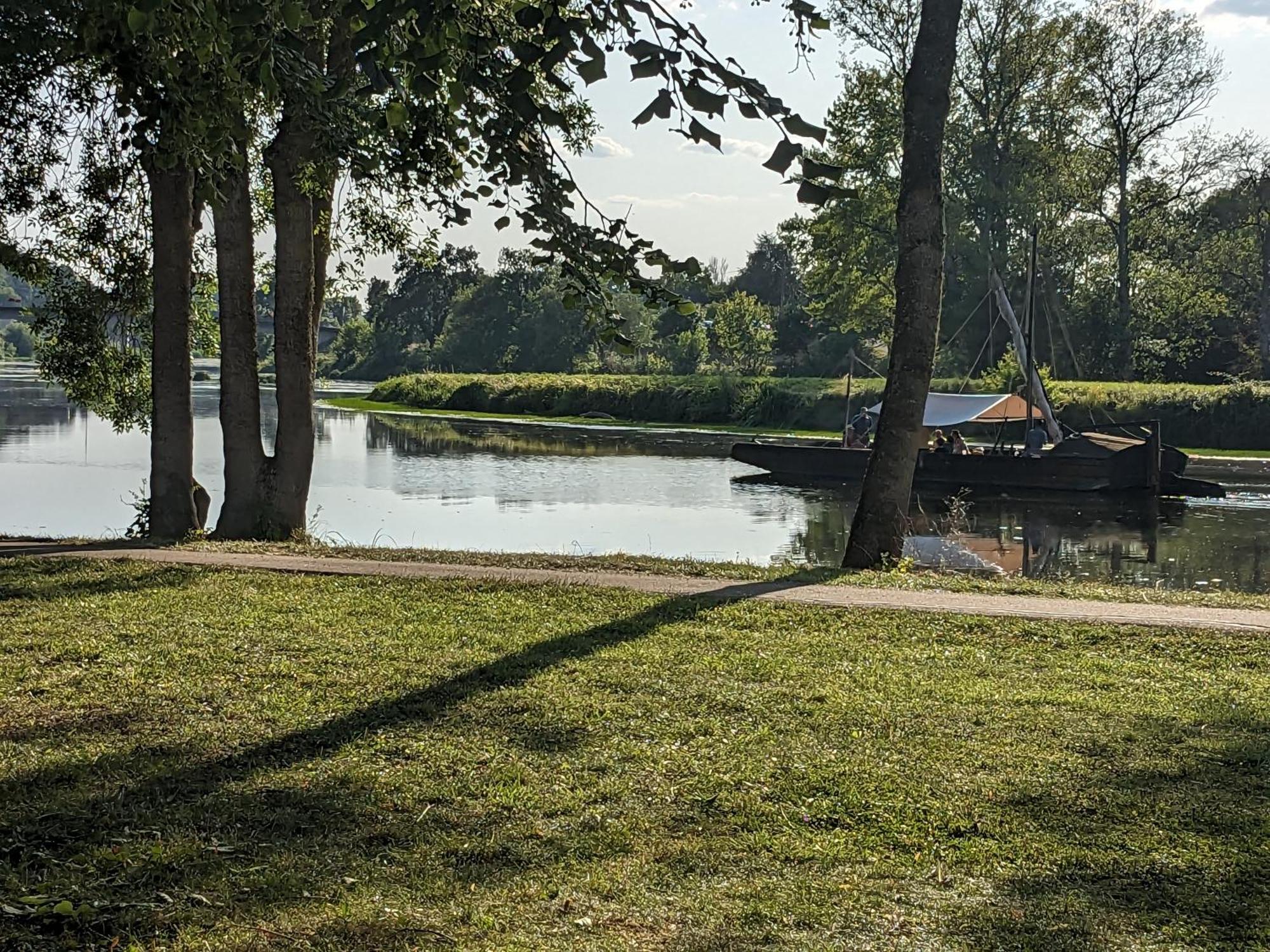 Camping Onlycamp La Confluence Savonnières Exteriör bild
